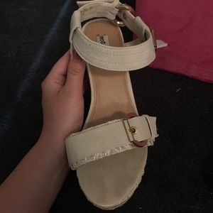 Francesca’s Tan, glitter wedges size 6
